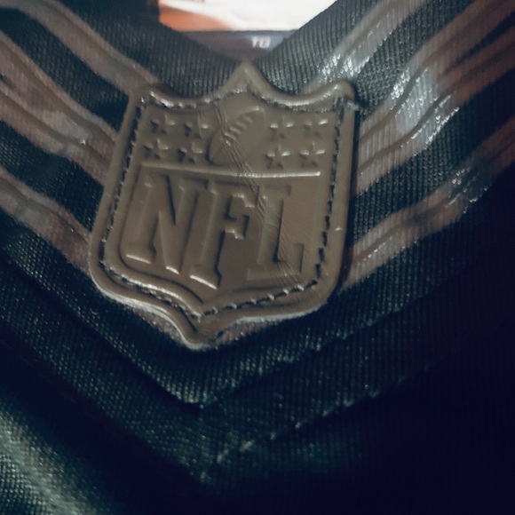 Carolina Panthers Luke Kuechly 2017 salute to service jersey New w/tags - Picture 10 of 12